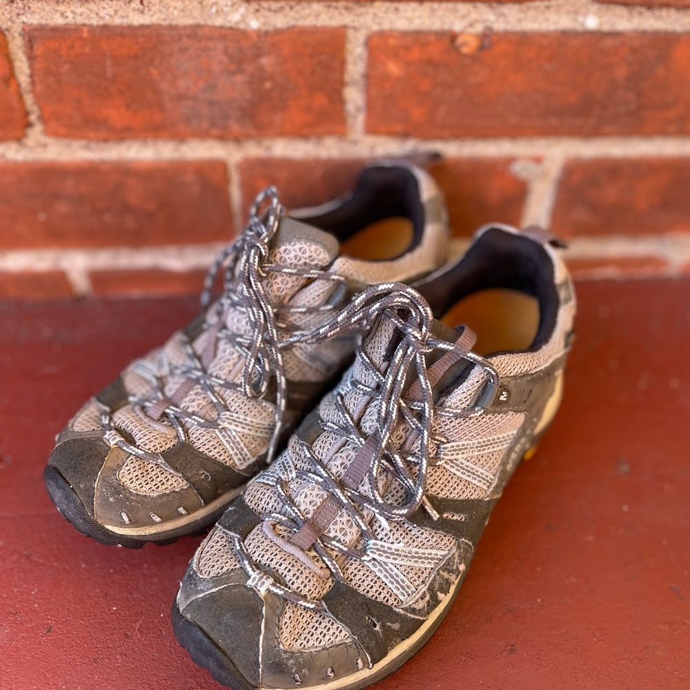 Merrell Women’s hiking shoes size 8.5 Gray